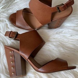 Brown thick heel sandal
